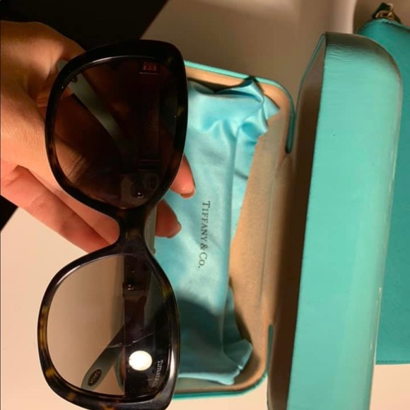Tiffany sunglasses - Picture 2 of 3